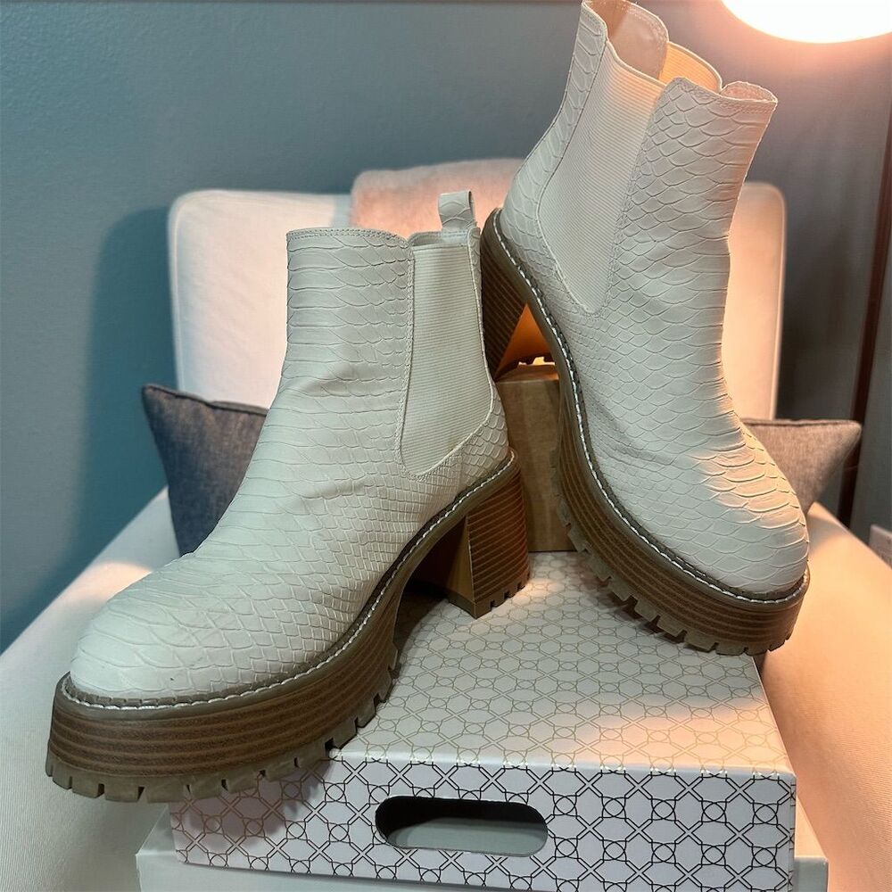Eloquii Women's Ivory Snakeskin Chelsea Heeled Boots Block Heel